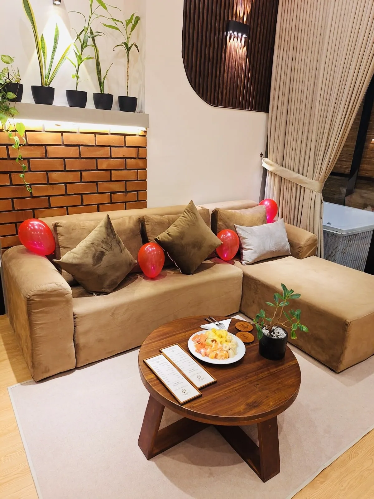 Sivora Hills honeymoon & romance photograph
